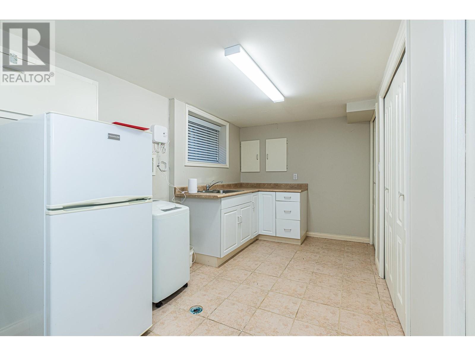 Listing Picture 33 of 39 : 1667 W 40TH AVENUE, Vancouver / 溫哥華 - 魯藝地產 Yvonne Lu Group - MLS Medallion Club Member