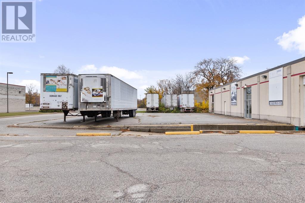 Property at 2570 OUELLETTE AVENUE image 4