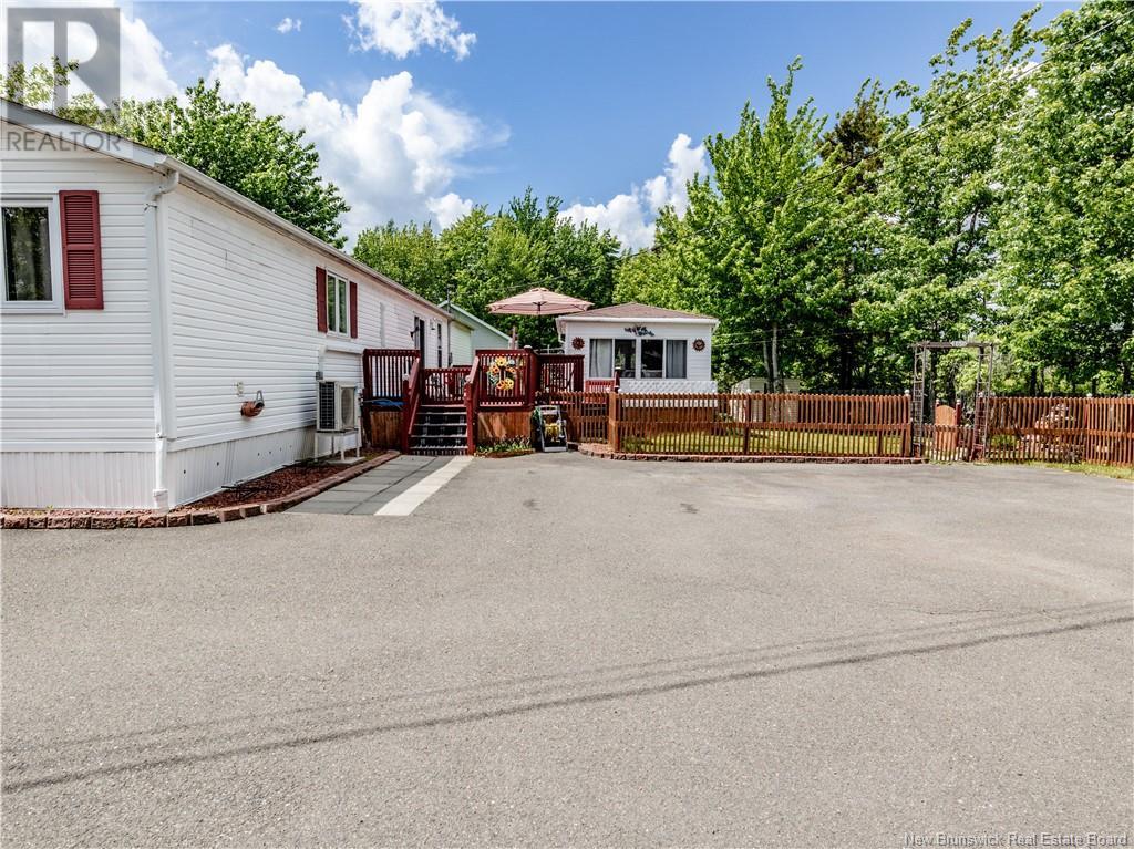 Property at 10735 Principale image 3