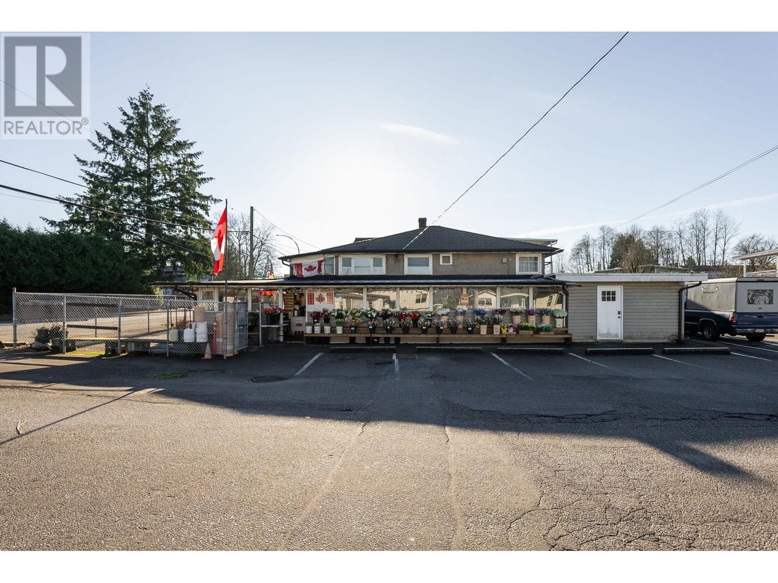Property at 4726 CANADA WAY image 2