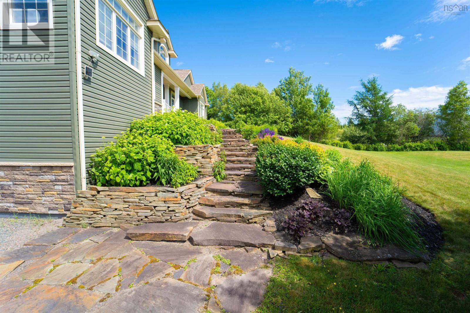 37 Duckling Dell, Amherst, Nova Scotia  B4H 3Y2 - Photo 8 - 202502141