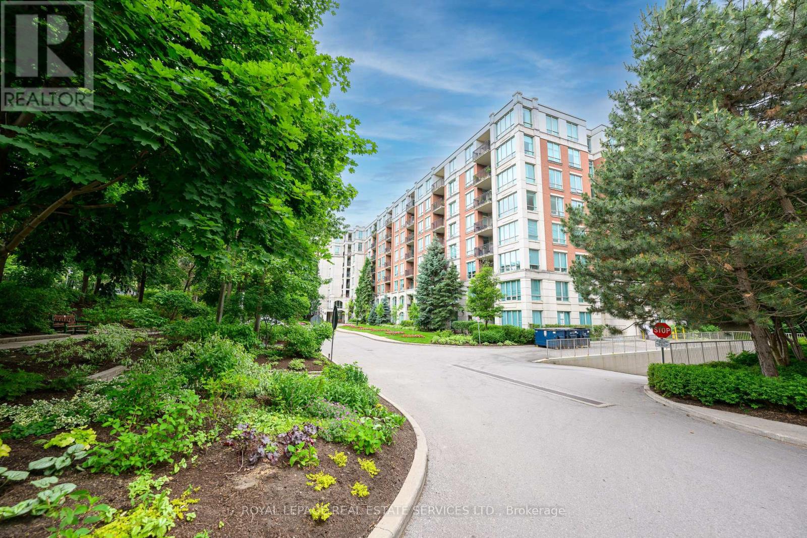 803 - 18 William Carson Crescent, Toronto, Ontario  M2P 2G6 - Photo 2 - C11950409