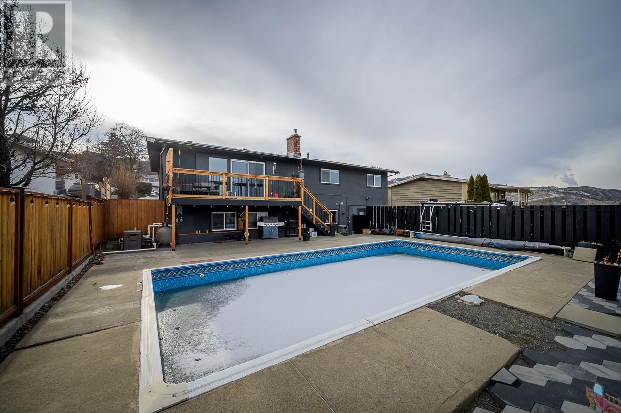 Property at 492 GRANDVIEW Terrace image 2