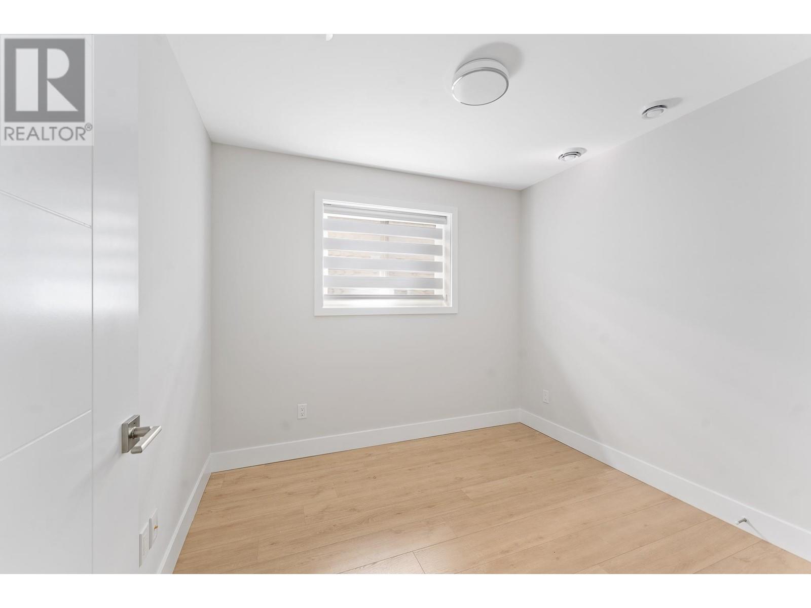 Listing Picture 14 of 15 : 6082 VICTORIA DRIVE, Vancouver / 溫哥華 - 魯藝地產 Yvonne Lu Group - MLS Medallion Club Member