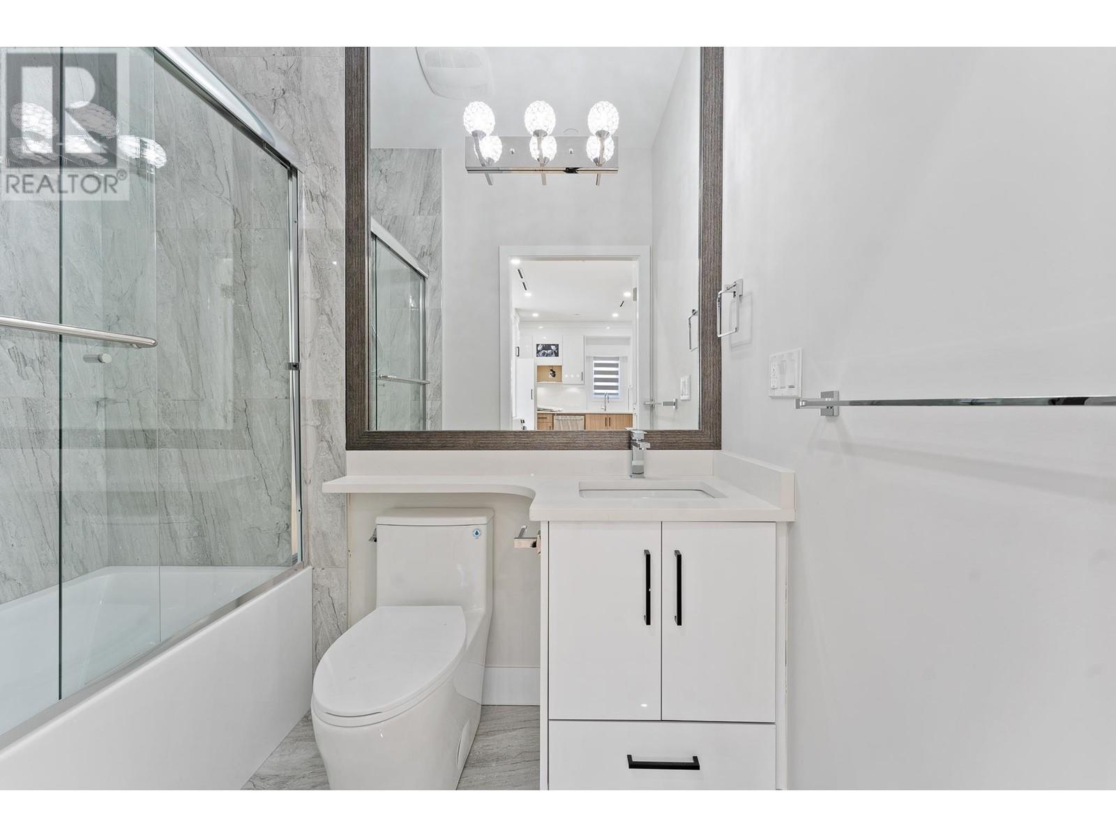 Listing Picture 6 of 15 : 6082 VICTORIA DRIVE, Vancouver / 溫哥華 - 魯藝地產 Yvonne Lu Group - MLS Medallion Club Member