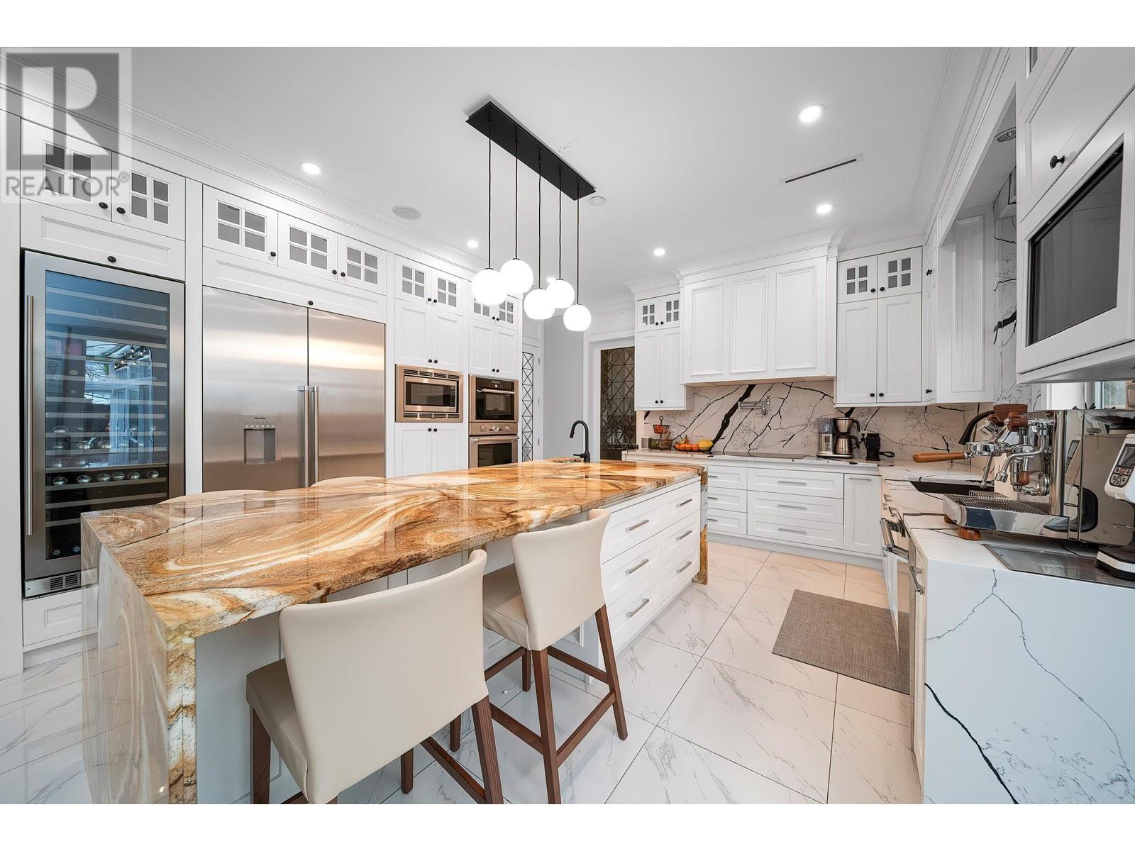 Listing Picture 12 of 20 : 9399 KIRKMOND CRES, Richmond / 烈治文 - 魯藝地產 Yvonne Lu Group - MLS Medallion Club Member