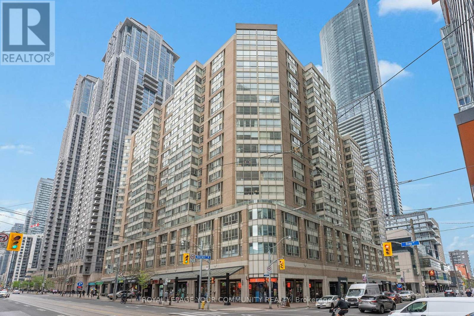 1221 - 711 Bay Street, Toronto, Ontario  M5G 2J8 - Photo 1 - C11951615