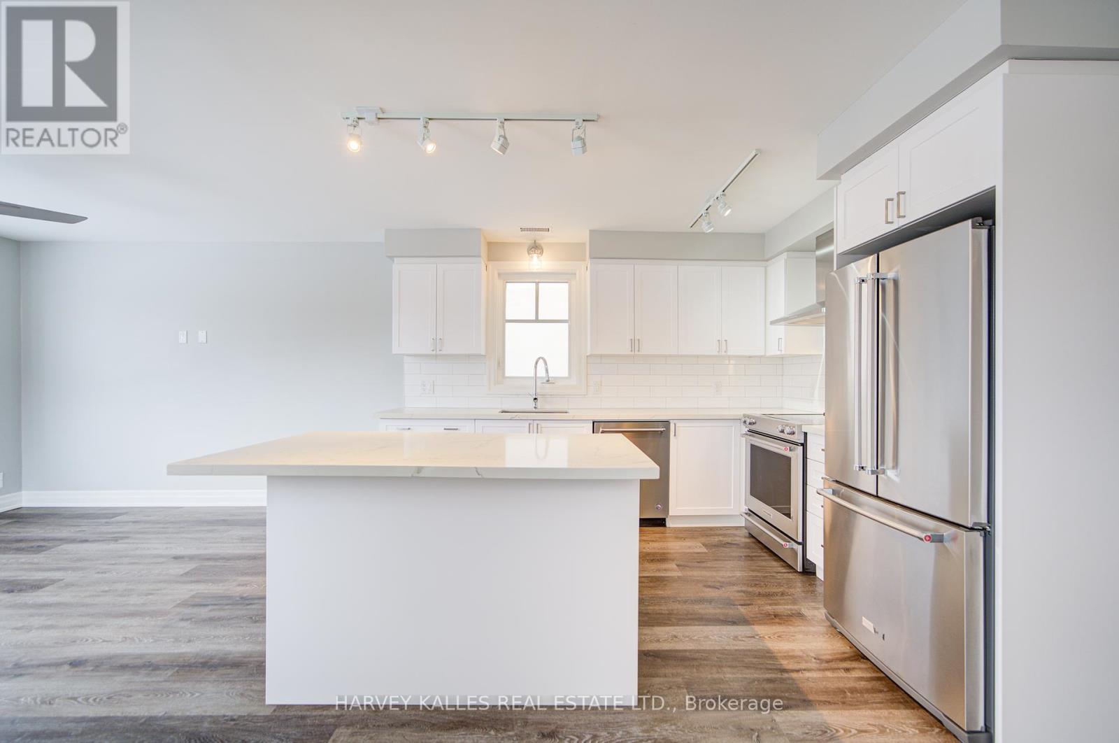 2nd Flr - 125 Dell Park Avenue, Toronto, Ontario  M6B 2V2 - Photo 6 - C11952284