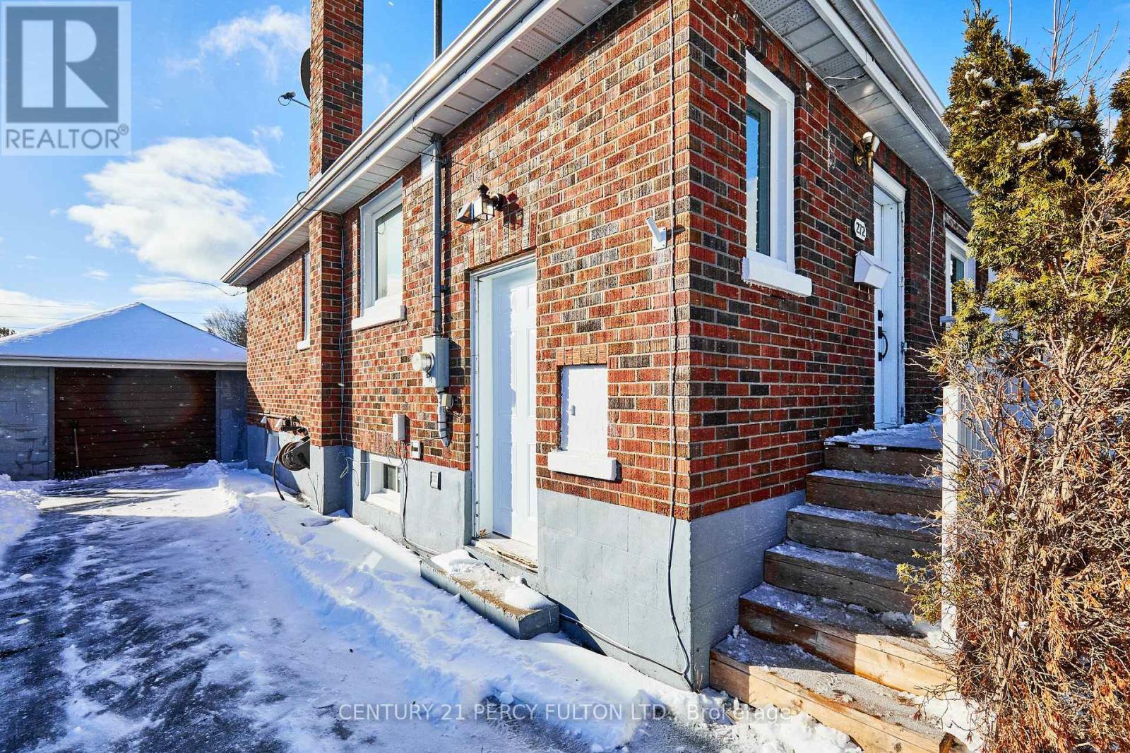 272 Huron Street, Oshawa, Ontario  L1H 5E7 - Photo 2 - E11950430