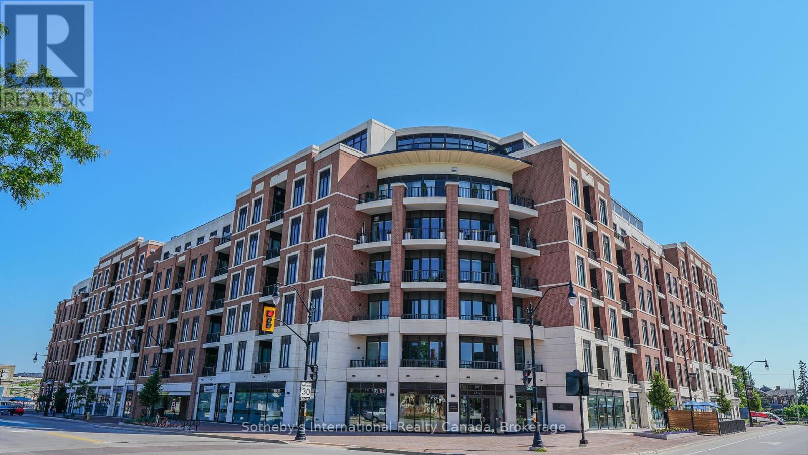 Property at 213 - 1 HUME STREET image 2