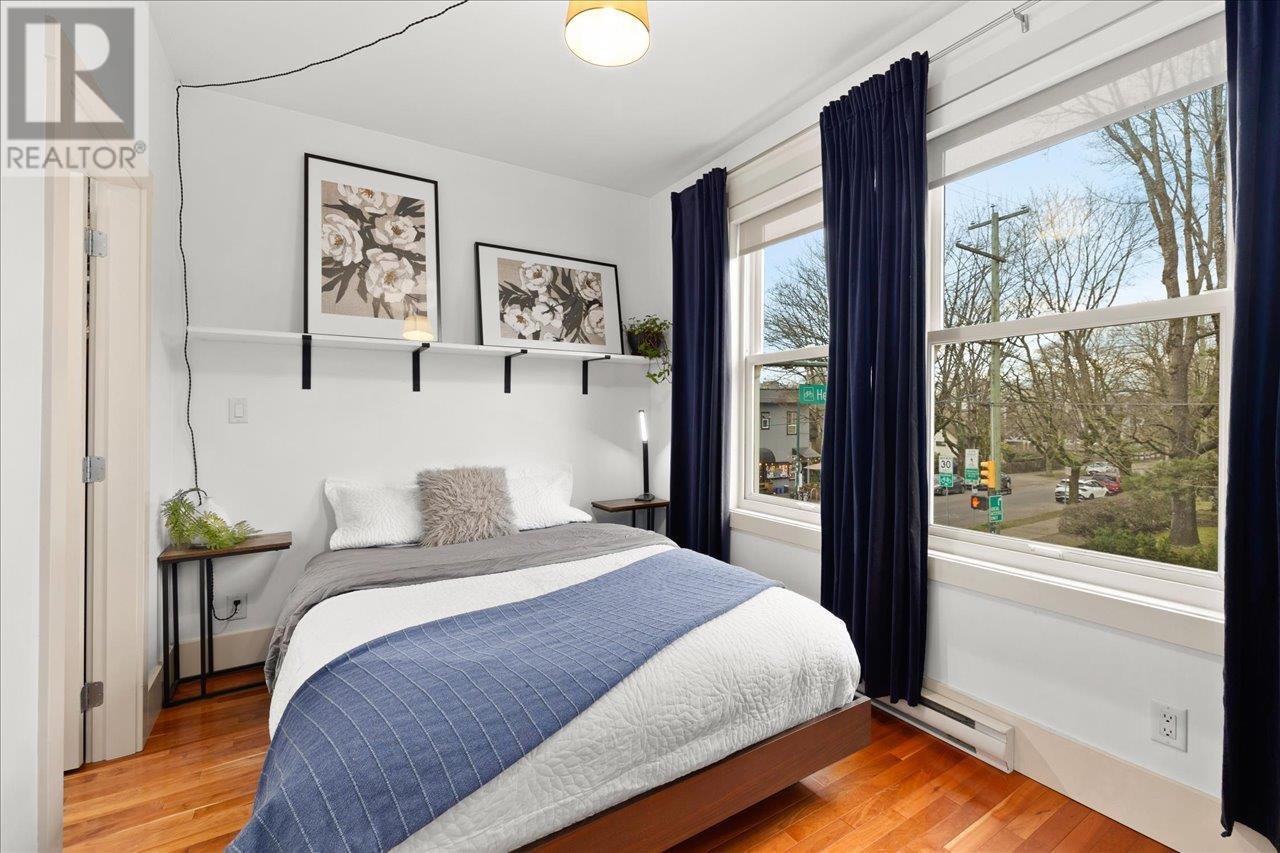 Listing Picture 10 of 33 : 696 W 16TH AVENUE, Vancouver / 溫哥華 - 魯藝地產 Yvonne Lu Group - MLS Medallion Club Member