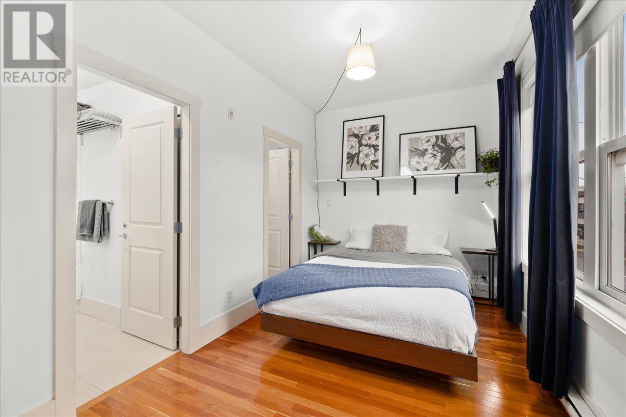 Listing Picture 11 of 33 : 696 W 16TH AVENUE, Vancouver / 溫哥華 - 魯藝地產 Yvonne Lu Group - MLS Medallion Club Member