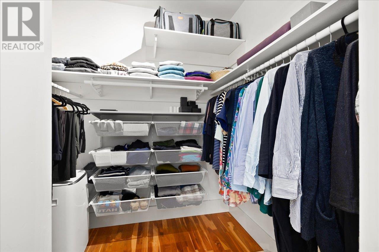 Listing Picture 12 of 33 : 696 W 16TH AVENUE, Vancouver / 溫哥華 - 魯藝地產 Yvonne Lu Group - MLS Medallion Club Member