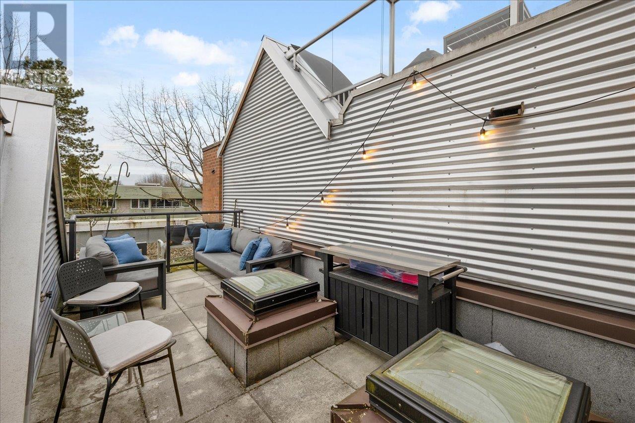 Listing Picture 16 of 33 : 696 W 16TH AVENUE, Vancouver / 溫哥華 - 魯藝地產 Yvonne Lu Group - MLS Medallion Club Member