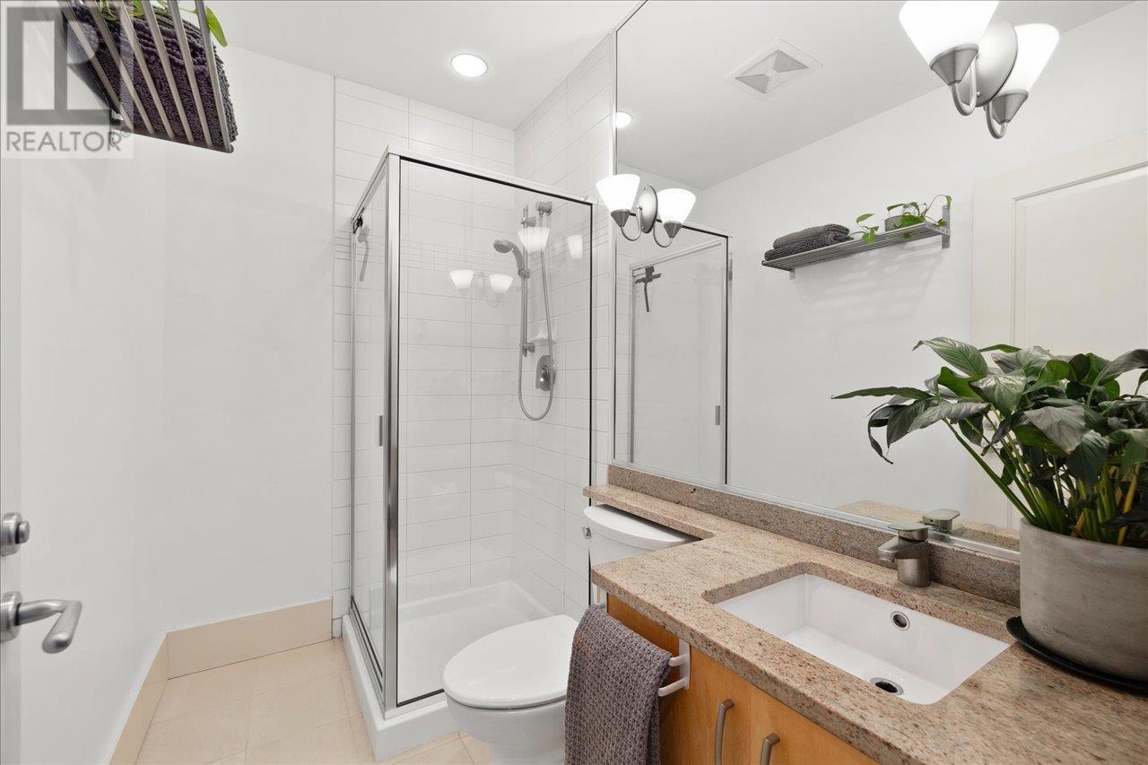 Listing Picture 21 of 33 : 696 W 16TH AVENUE, Vancouver / 溫哥華 - 魯藝地產 Yvonne Lu Group - MLS Medallion Club Member