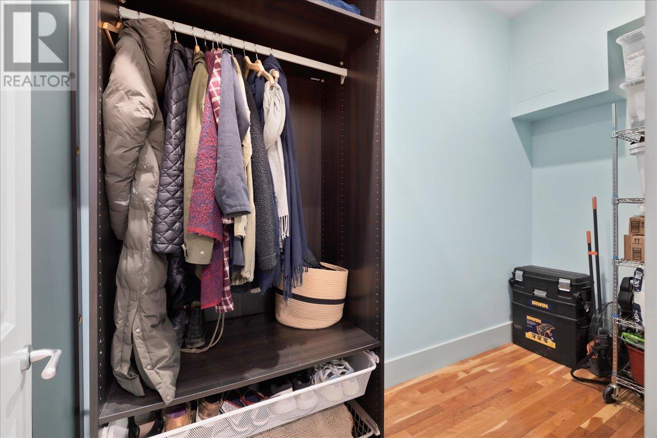 Listing Picture 23 of 33 : 696 W 16TH AVENUE, Vancouver / 溫哥華 - 魯藝地產 Yvonne Lu Group - MLS Medallion Club Member