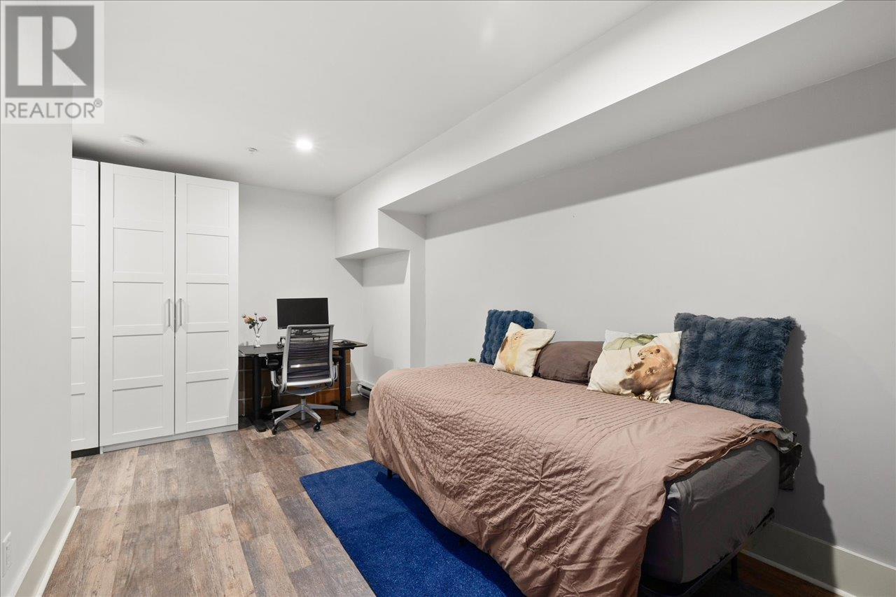 Listing Picture 25 of 33 : 696 W 16TH AVENUE, Vancouver / 溫哥華 - 魯藝地產 Yvonne Lu Group - MLS Medallion Club Member