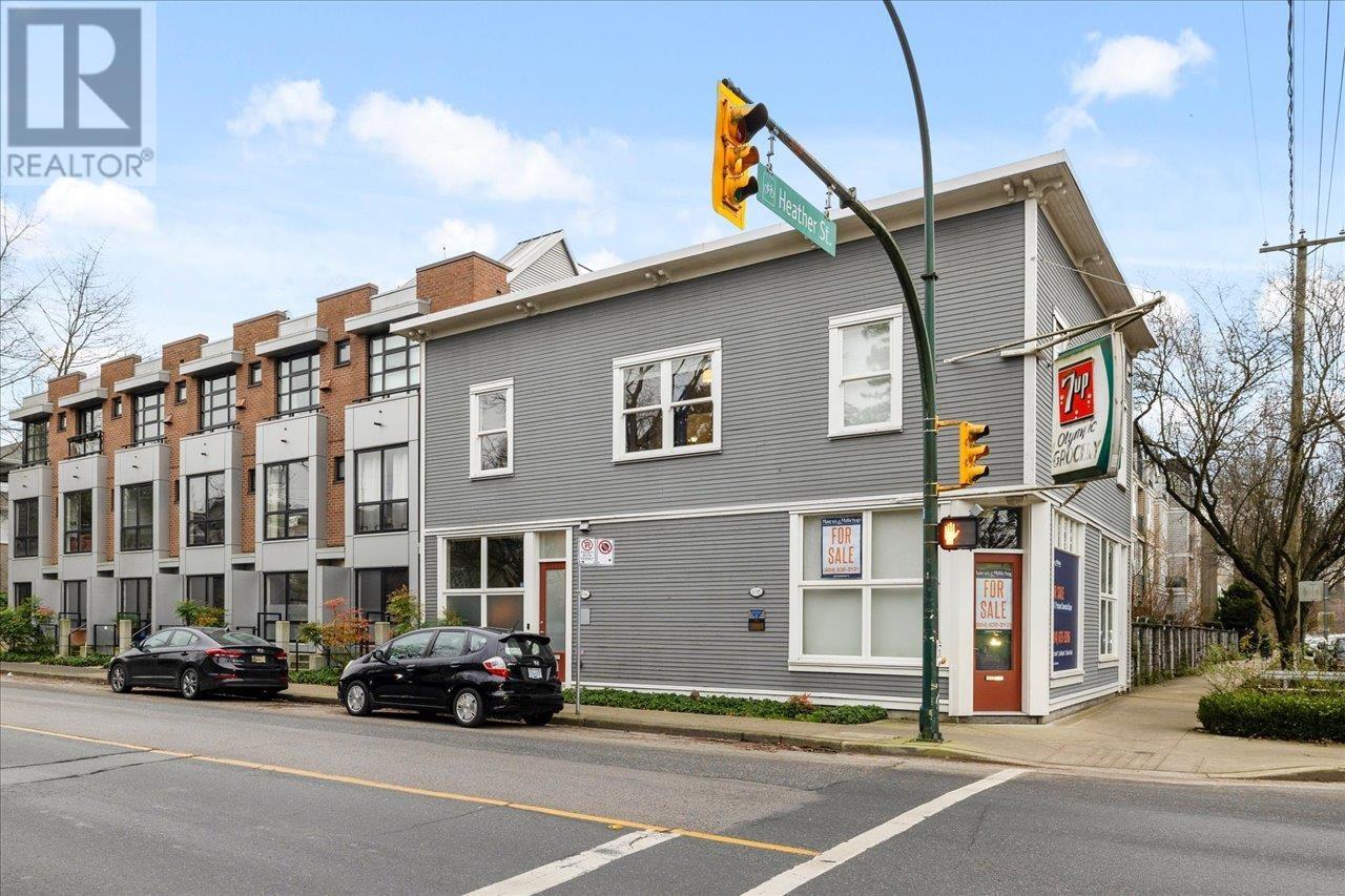 Listing Picture 26 of 33 : 696 W 16TH AVENUE, Vancouver / 溫哥華 - 魯藝地產 Yvonne Lu Group - MLS Medallion Club Member