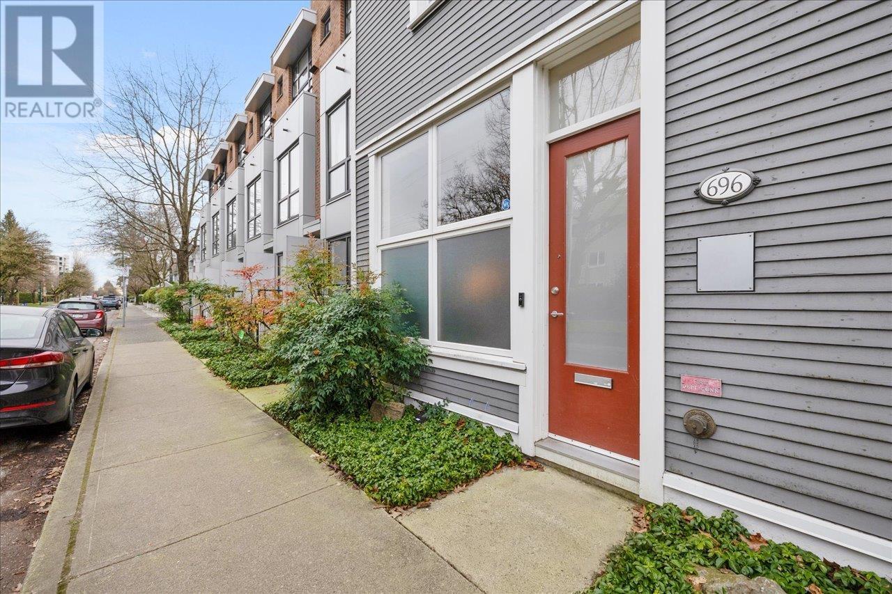 Listing Picture 27 of 33 : 696 W 16TH AVENUE, Vancouver / 溫哥華 - 魯藝地產 Yvonne Lu Group - MLS Medallion Club Member