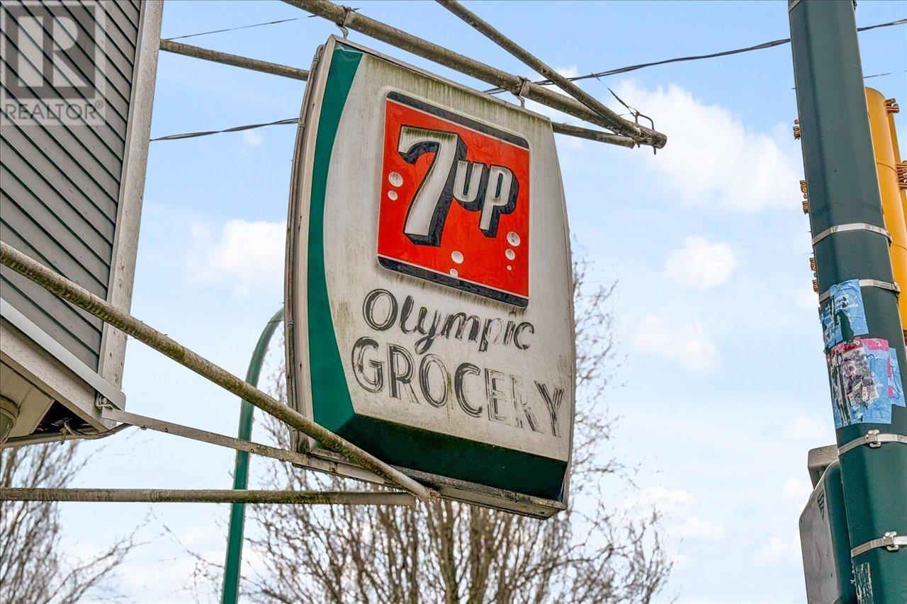 Listing Picture 30 of 33 : 696 W 16TH AVENUE, Vancouver / 溫哥華 - 魯藝地產 Yvonne Lu Group - MLS Medallion Club Member