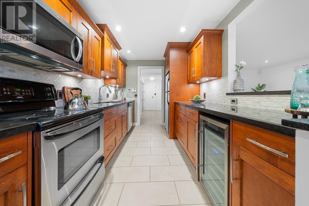 Listing Picture 15 of 38 : 110 1777 W 13TH AVENUE, Vancouver / 溫哥華 - 魯藝地產 Yvonne Lu Group - MLS Medallion Club Member