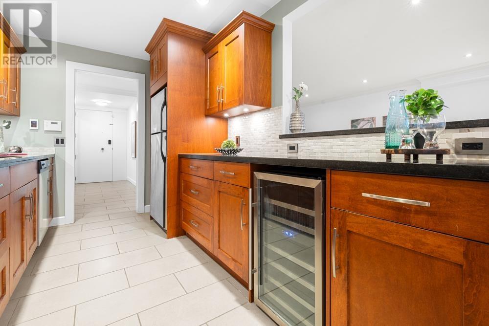 Listing Picture 16 of 38 : 110 1777 W 13TH AVENUE, Vancouver / 溫哥華 - 魯藝地產 Yvonne Lu Group - MLS Medallion Club Member