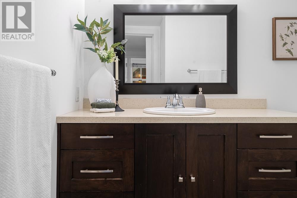 Listing Picture 29 of 38 : 110 1777 W 13TH AVENUE, Vancouver / 溫哥華 - 魯藝地產 Yvonne Lu Group - MLS Medallion Club Member