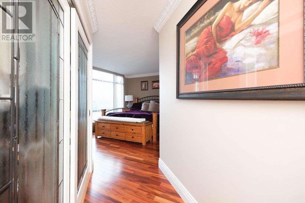 Listing Picture 17 of 34 : 1802 4425 HALIFAX STREET, Burnaby / 本拿比 - 魯藝地產 Yvonne Lu Group - MLS Medallion Club Member