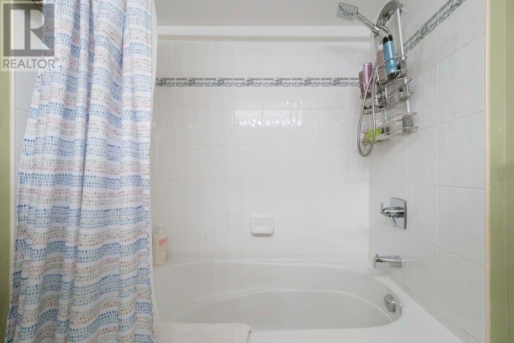 Listing Picture 20 of 34 : 1802 4425 HALIFAX STREET, Burnaby / 本拿比 - 魯藝地產 Yvonne Lu Group - MLS Medallion Club Member