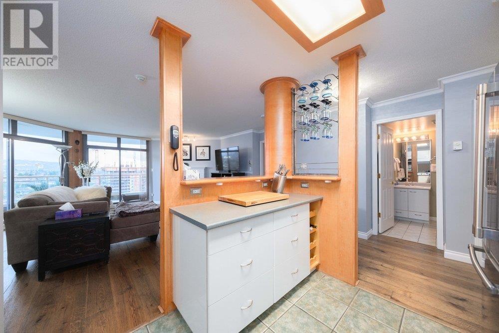 Listing Picture 8 of 34 : 1802 4425 HALIFAX STREET, Burnaby / 本拿比 - 魯藝地產 Yvonne Lu Group - MLS Medallion Club Member
