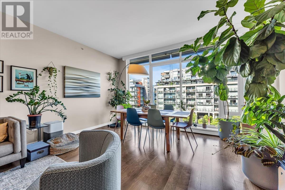 Listing Picture 3 of 36 : 504 77 WALTER HARDWICK AVENUE, Vancouver / 溫哥華 - 魯藝地產 Yvonne Lu Group - MLS Medallion Club Member