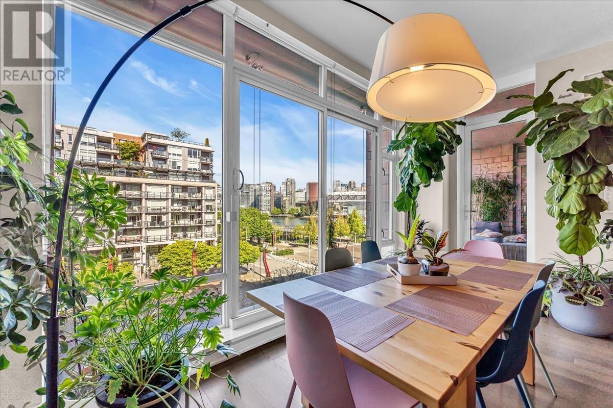 Listing Picture 5 of 36 : 504 77 WALTER HARDWICK AVENUE, Vancouver / 溫哥華 - 魯藝地產 Yvonne Lu Group - MLS Medallion Club Member