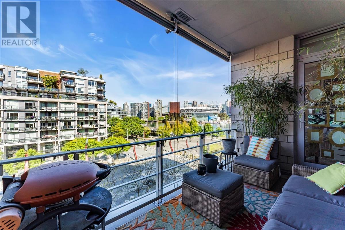 Listing Picture 6 of 36 : 504 77 WALTER HARDWICK AVENUE, Vancouver / 溫哥華 - 魯藝地產 Yvonne Lu Group - MLS Medallion Club Member