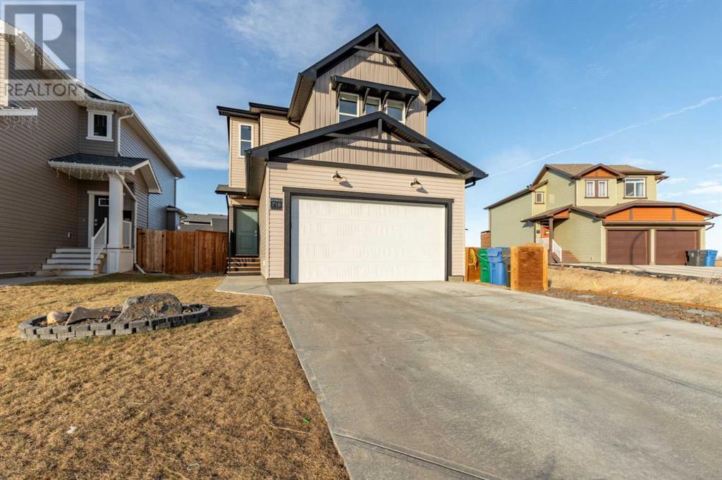 718 Lillian Parry Place N, Lethbridge, Alberta  T1H 7G9 - Photo 1 - A2190308