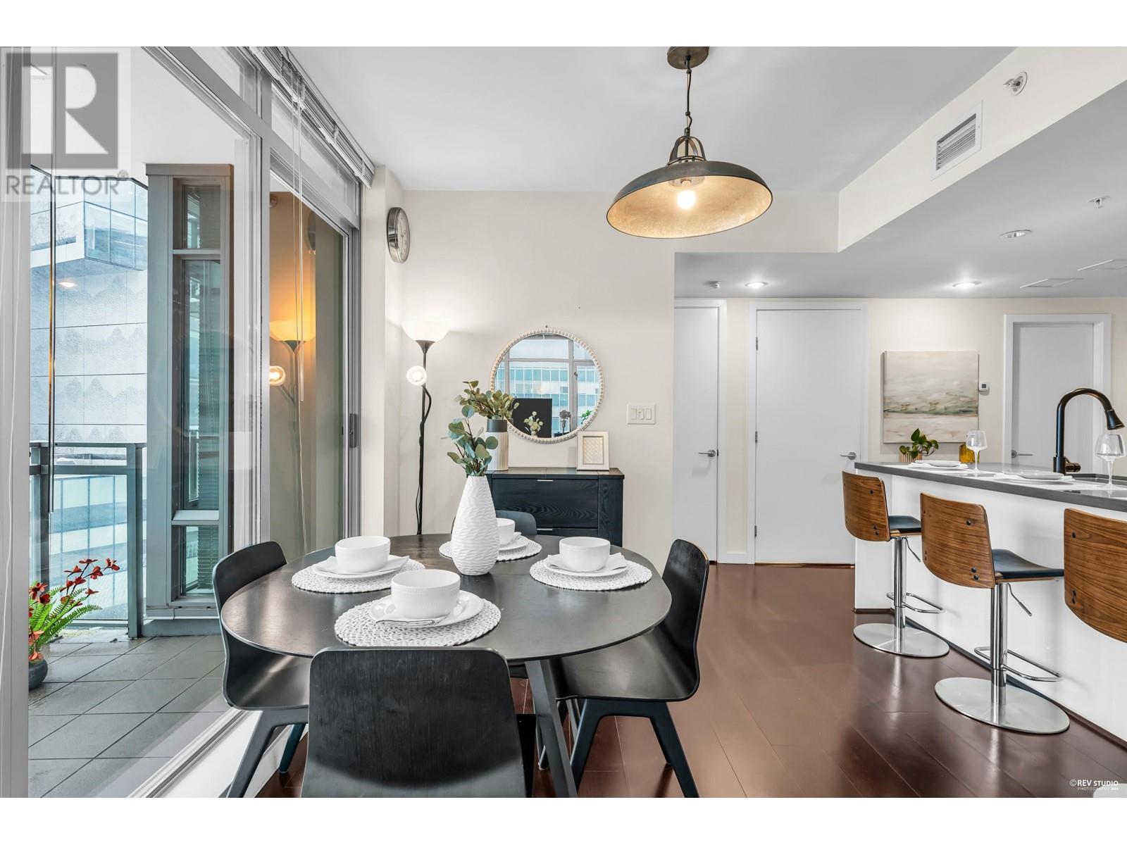 Listing Picture 12 of 40 : 1906 788 RICHARDS STREET, Vancouver / 溫哥華 - 魯藝地產 Yvonne Lu Group - MLS Medallion Club Member