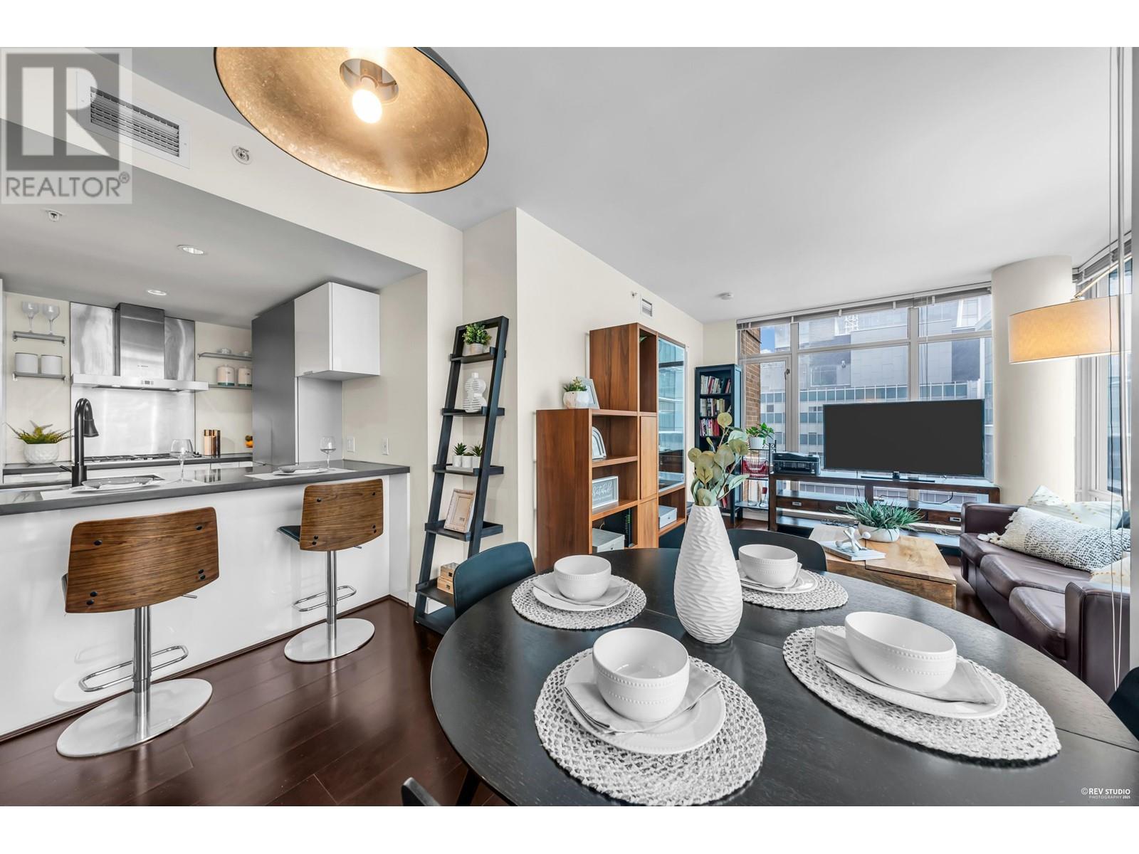 Listing Picture 11 of 40 : 1906 788 RICHARDS STREET, Vancouver / 溫哥華 - 魯藝地產 Yvonne Lu Group - MLS Medallion Club Member