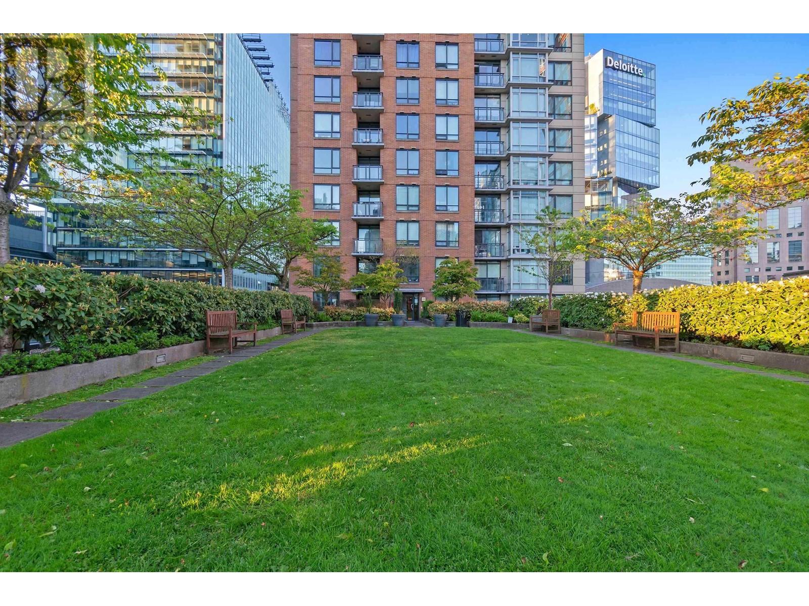 Listing Picture 34 of 40 : 1906 788 RICHARDS STREET, Vancouver / 溫哥華 - 魯藝地產 Yvonne Lu Group - MLS Medallion Club Member