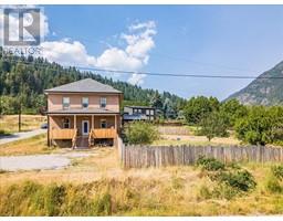 2489 PURDY Road, robson, British Columbia