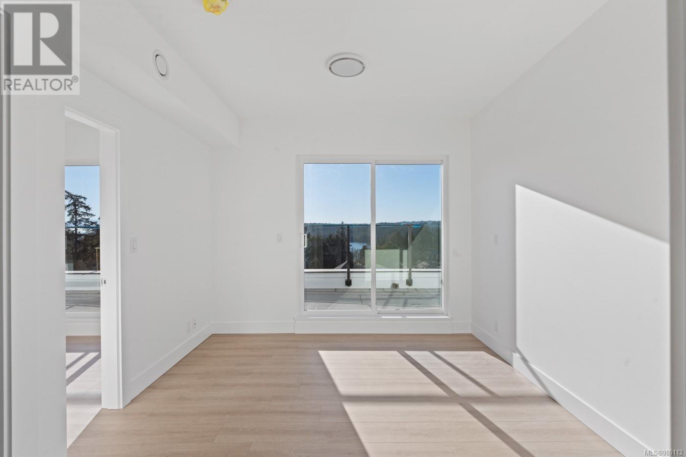 Property at 412 258 Helmcken Rd image 3