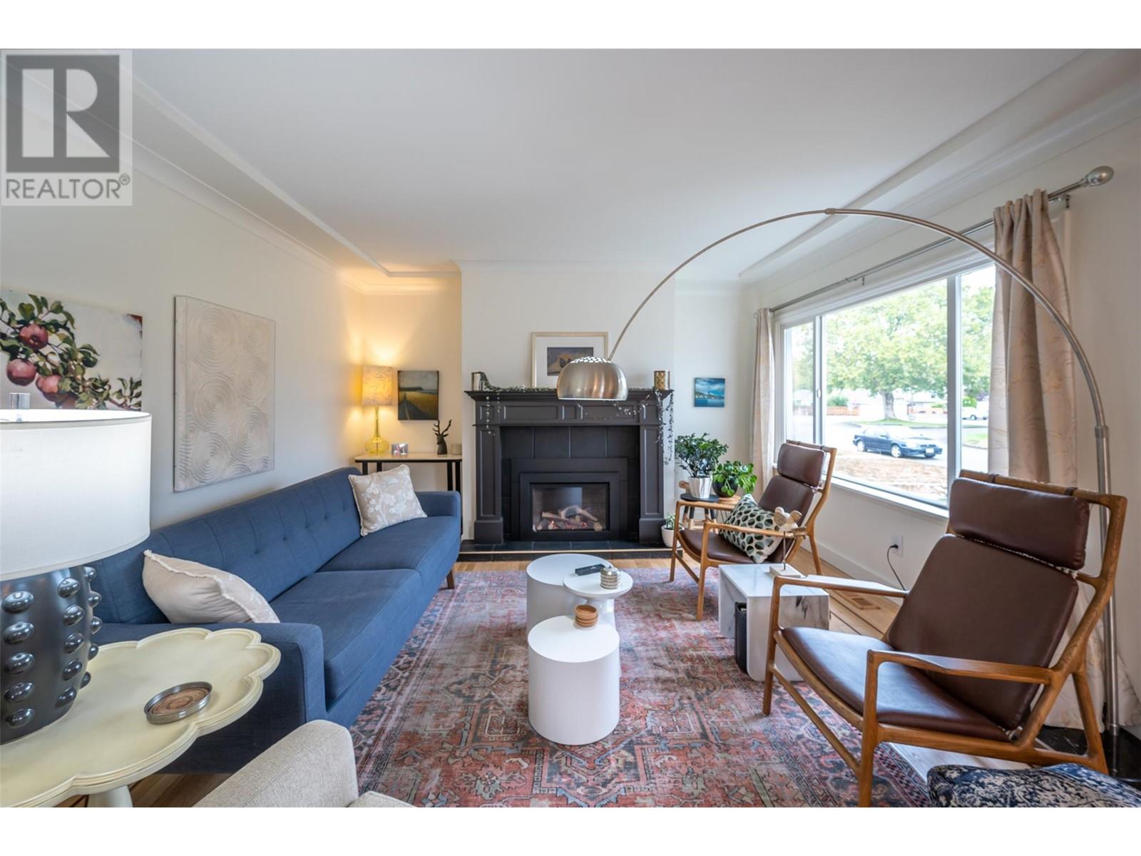 Property at 258 WINDSOR Avenue image 3