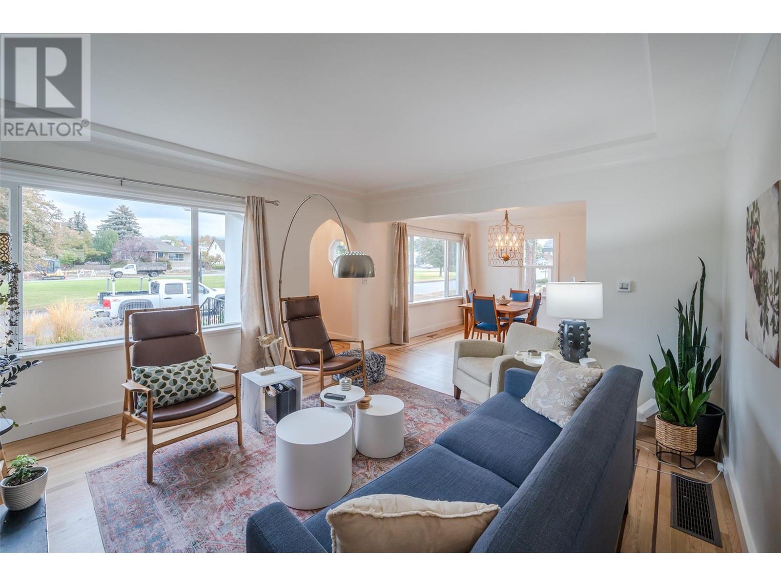 Property at 258 WINDSOR Avenue image 4
