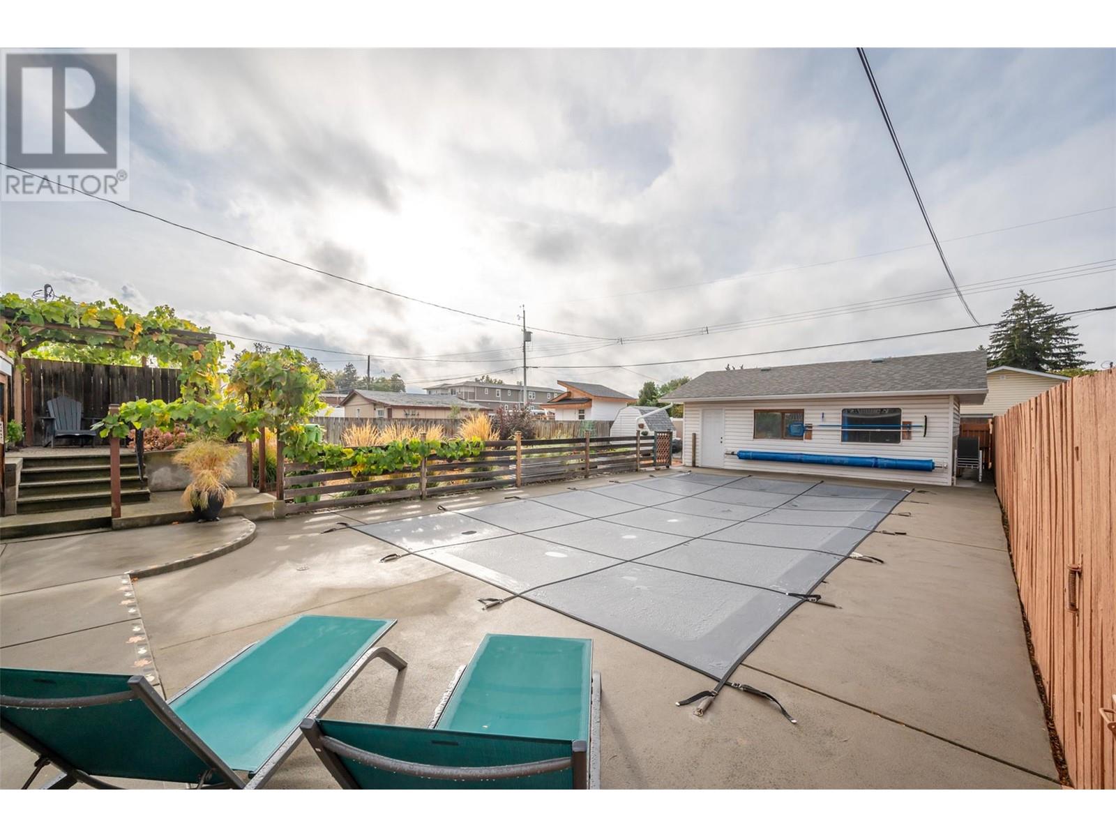 Property at 258 WINDSOR Avenue image 2
