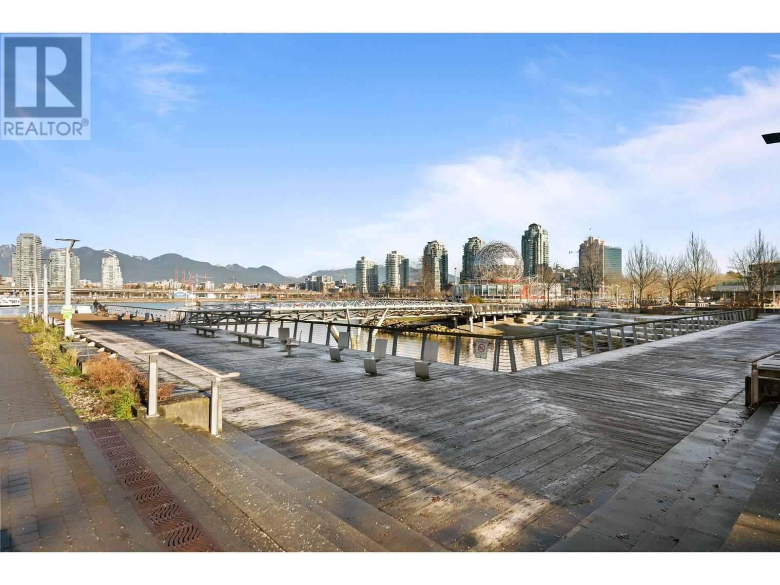 Listing Picture 26 of 29 : 102 151 W ATHLETES WAY, Vancouver / 溫哥華 - 魯藝地產 Yvonne Lu Group - MLS Medallion Club Member