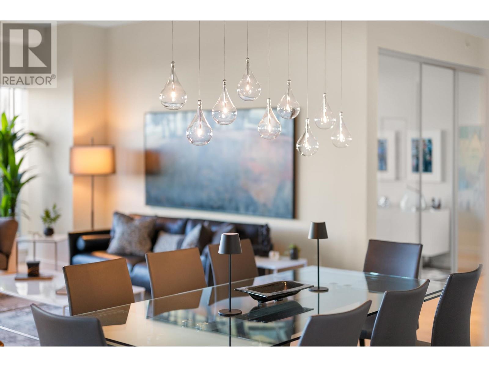 Listing Picture 15 of 29 : 102 151 W ATHLETES WAY, Vancouver / 溫哥華 - 魯藝地產 Yvonne Lu Group - MLS Medallion Club Member