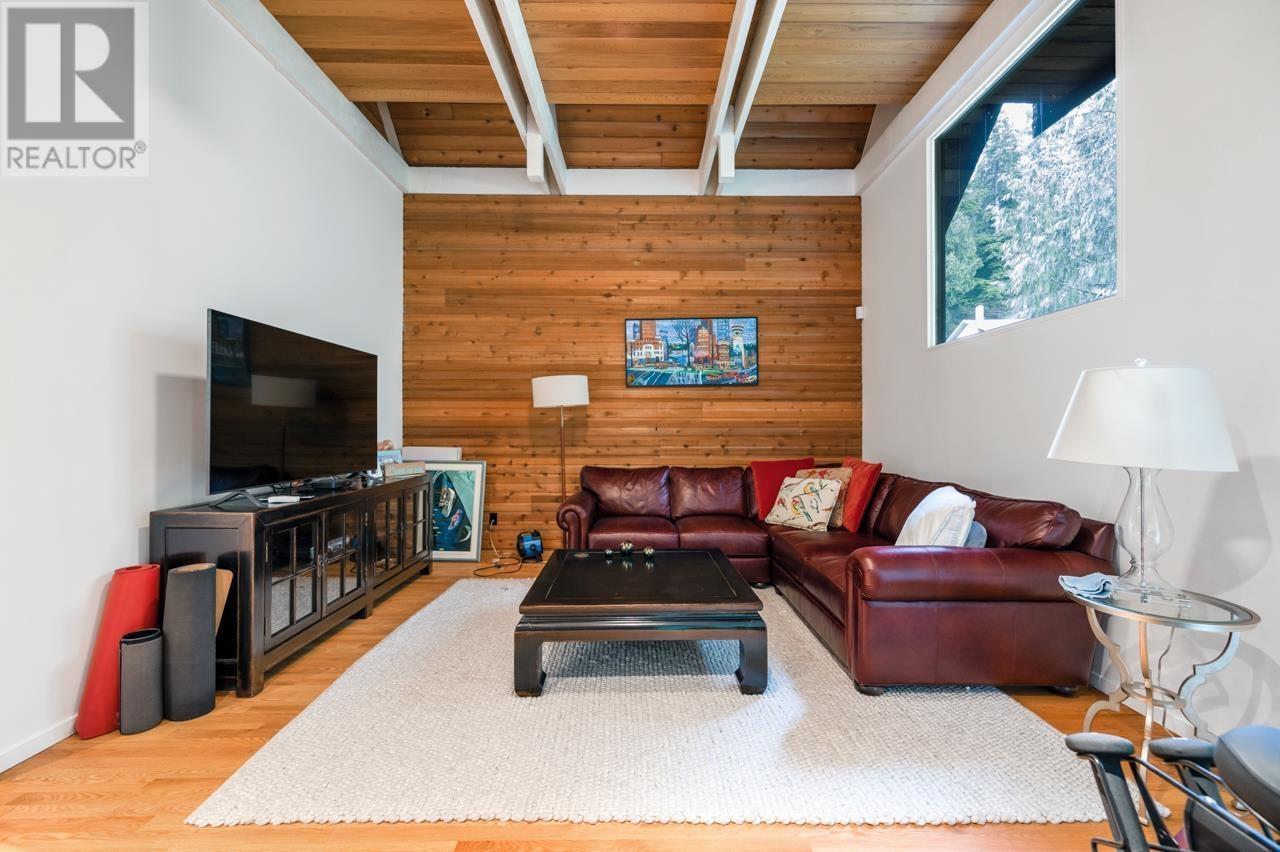 5344 Cliffridge Avenue, North Vancouver, British Columbia  V7R 3V4 - Photo 7 - R2962390
