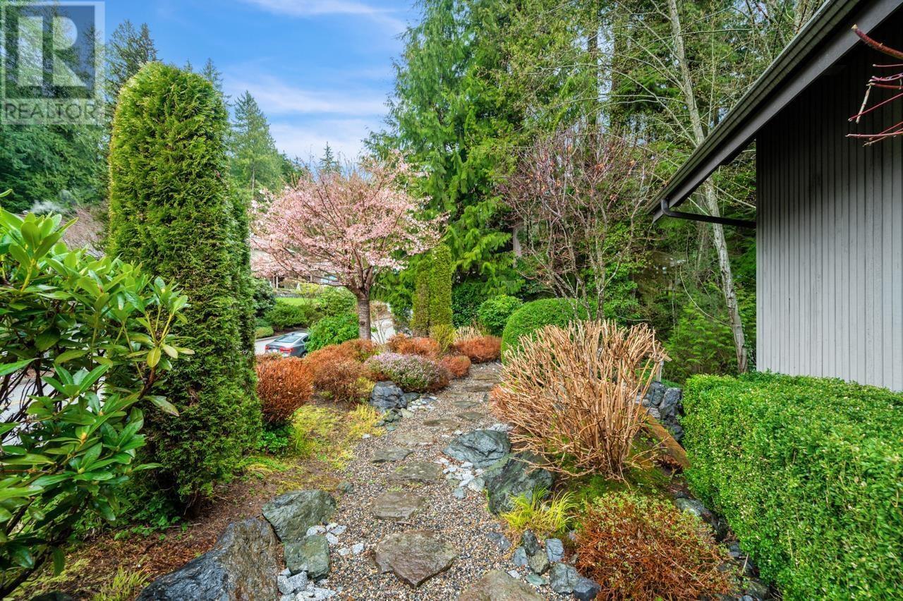 5344 Cliffridge Avenue, North Vancouver, British Columbia  V7R 3V4 - Photo 18 - R2962390