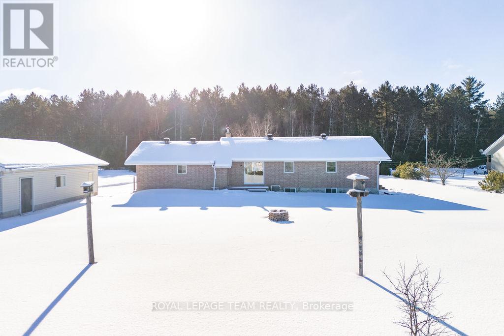 48 PIONEER ROAD Madawaska Valley