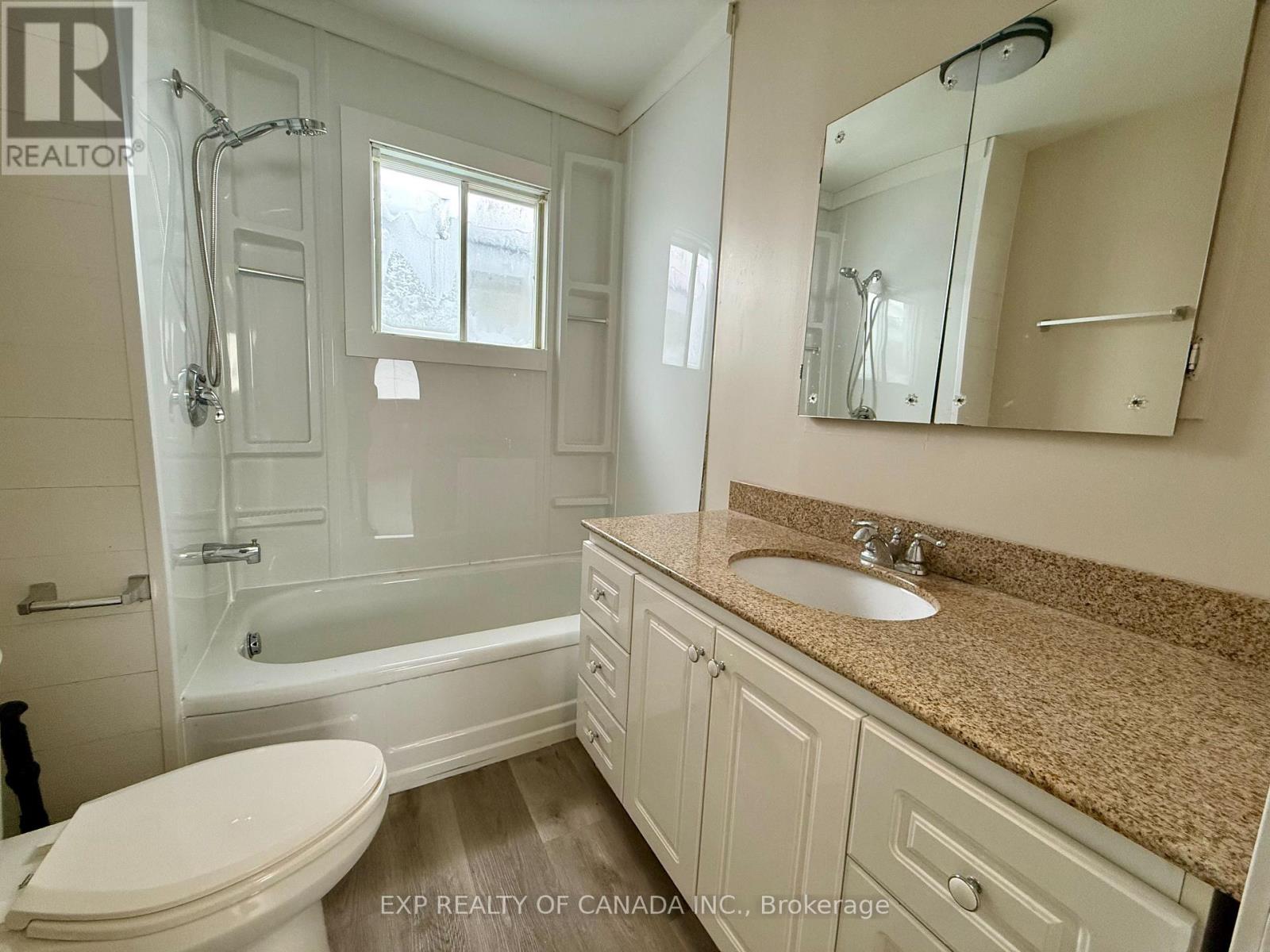 Property at 343 MAPLE STREET S image 4