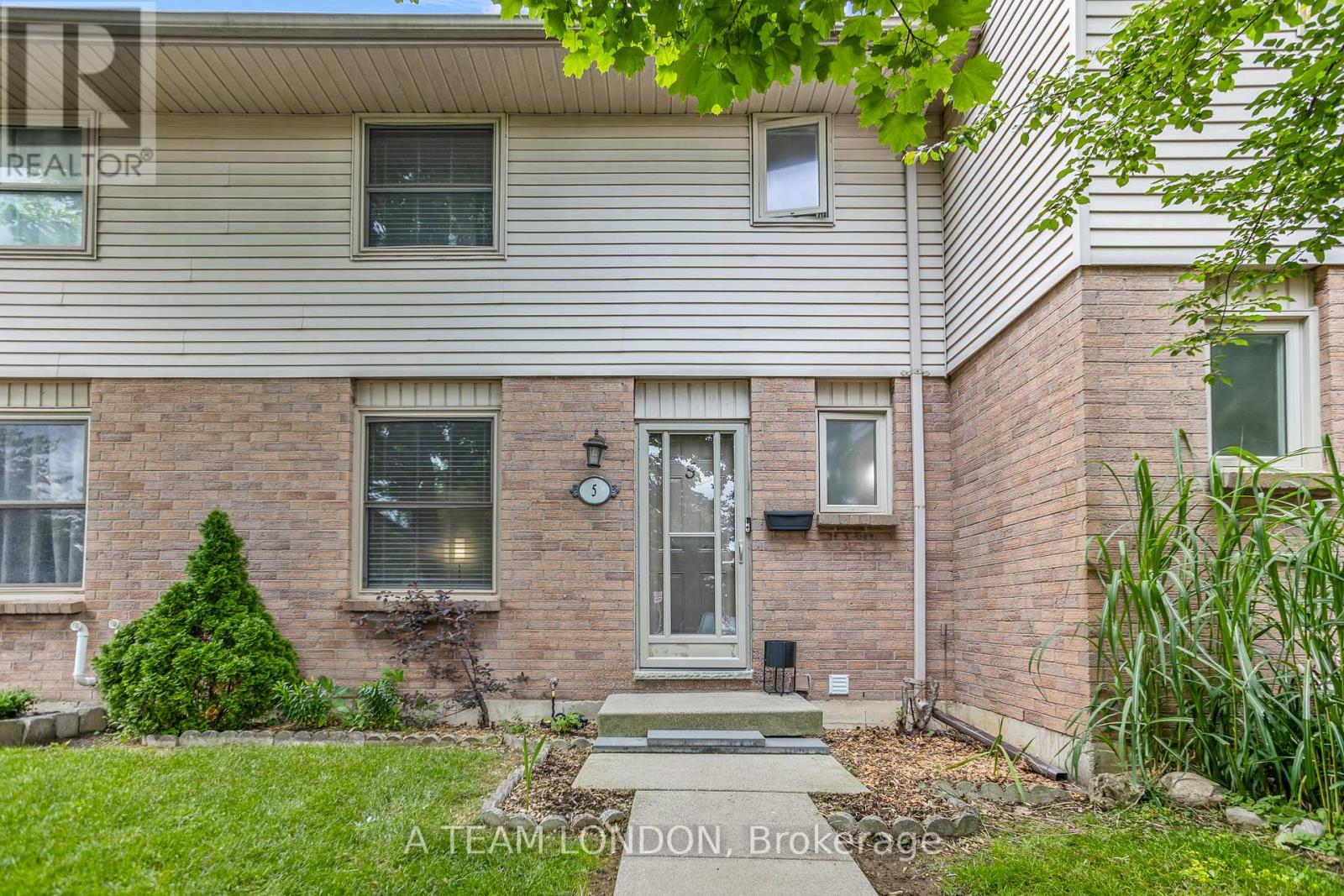 5 - 1855 Aldersbrook Road