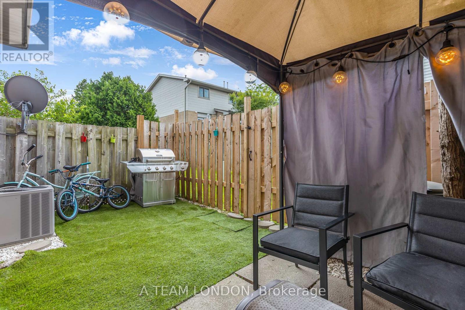 Photo 31 of 34 for 5 - 1855 Aldersbrook Road